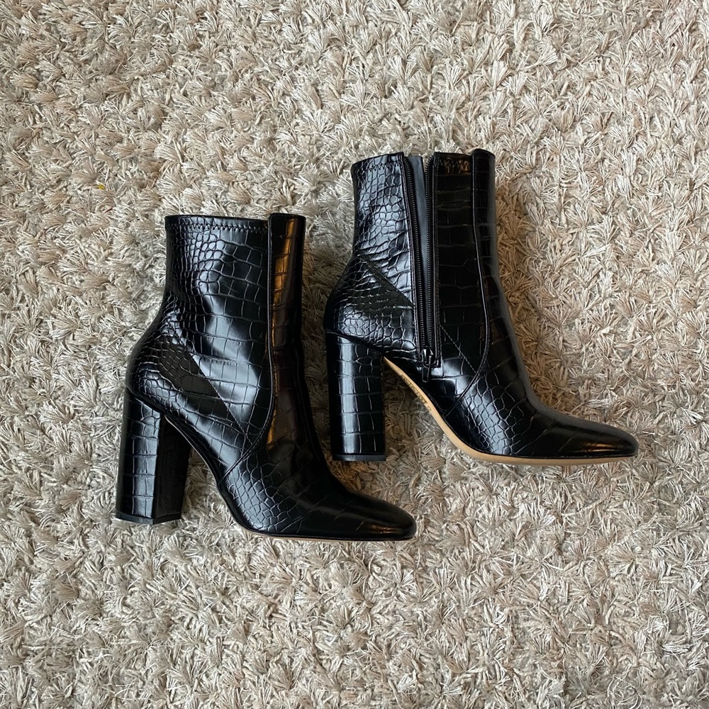 Aldo booties size 9